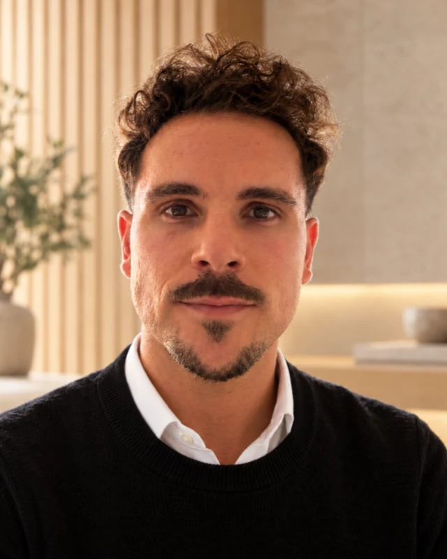 Retrato de Sergio Jara, socio fundador de ÁREA DIGITAL LAB